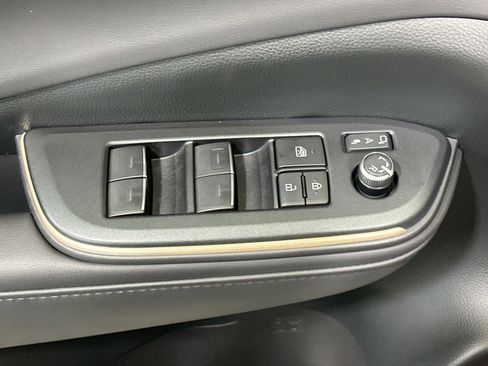 Used 2023 Toyota Crown Platinum image 16