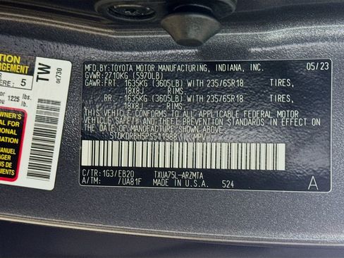 Used 2023 Toyota Highlander XLE image 28