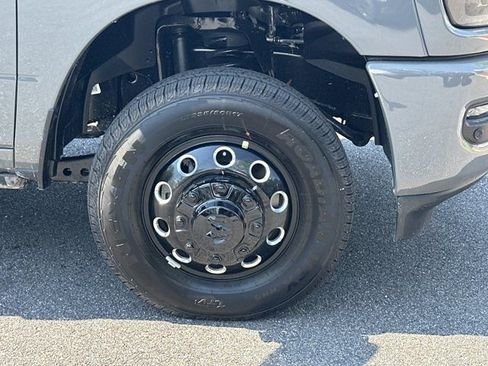 New 2026 RAM 3500 Laramie AWD/4WD image 11