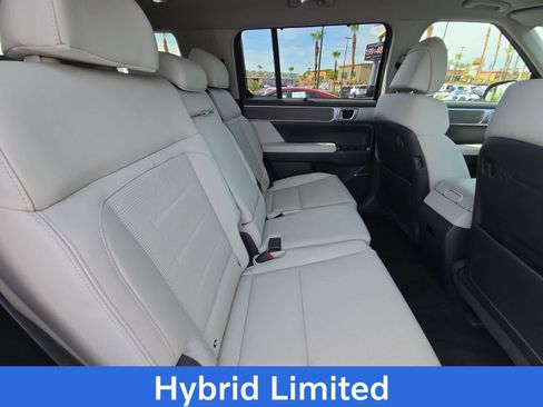 Used 2025 Hyundai Santa Fe Limited FWD image 17