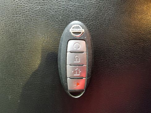 Used 2020 Nissan Pathfinder SV FWD image 32