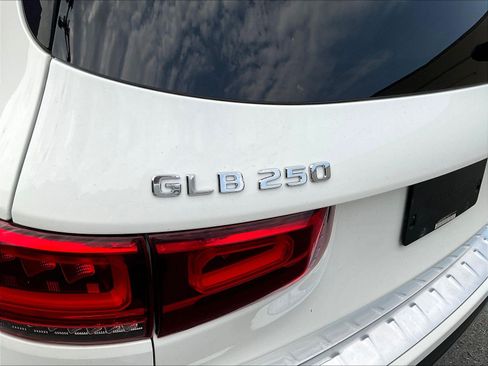 Used 2022 Mercedes-Benz GLB 250 4MATIC image 25