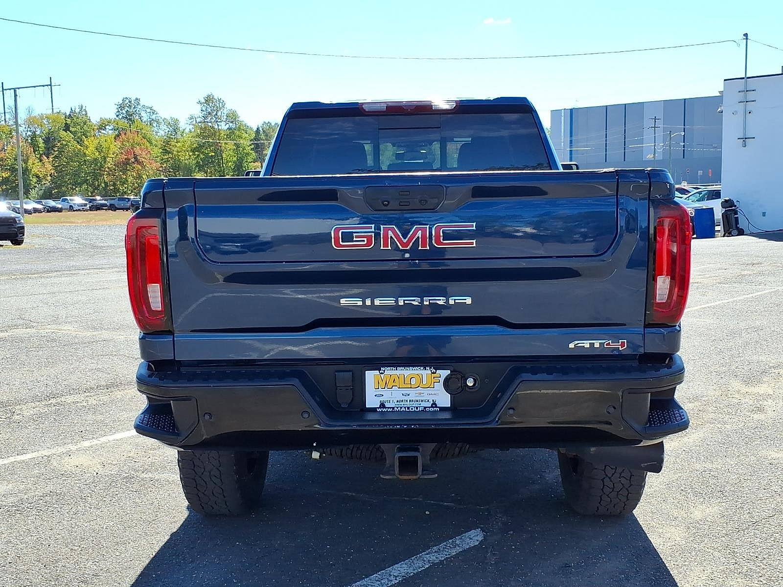 Used 2022 GMC Sierra 2500 AT4 w/ AT4 Preferred Package AWD/4WD image 5