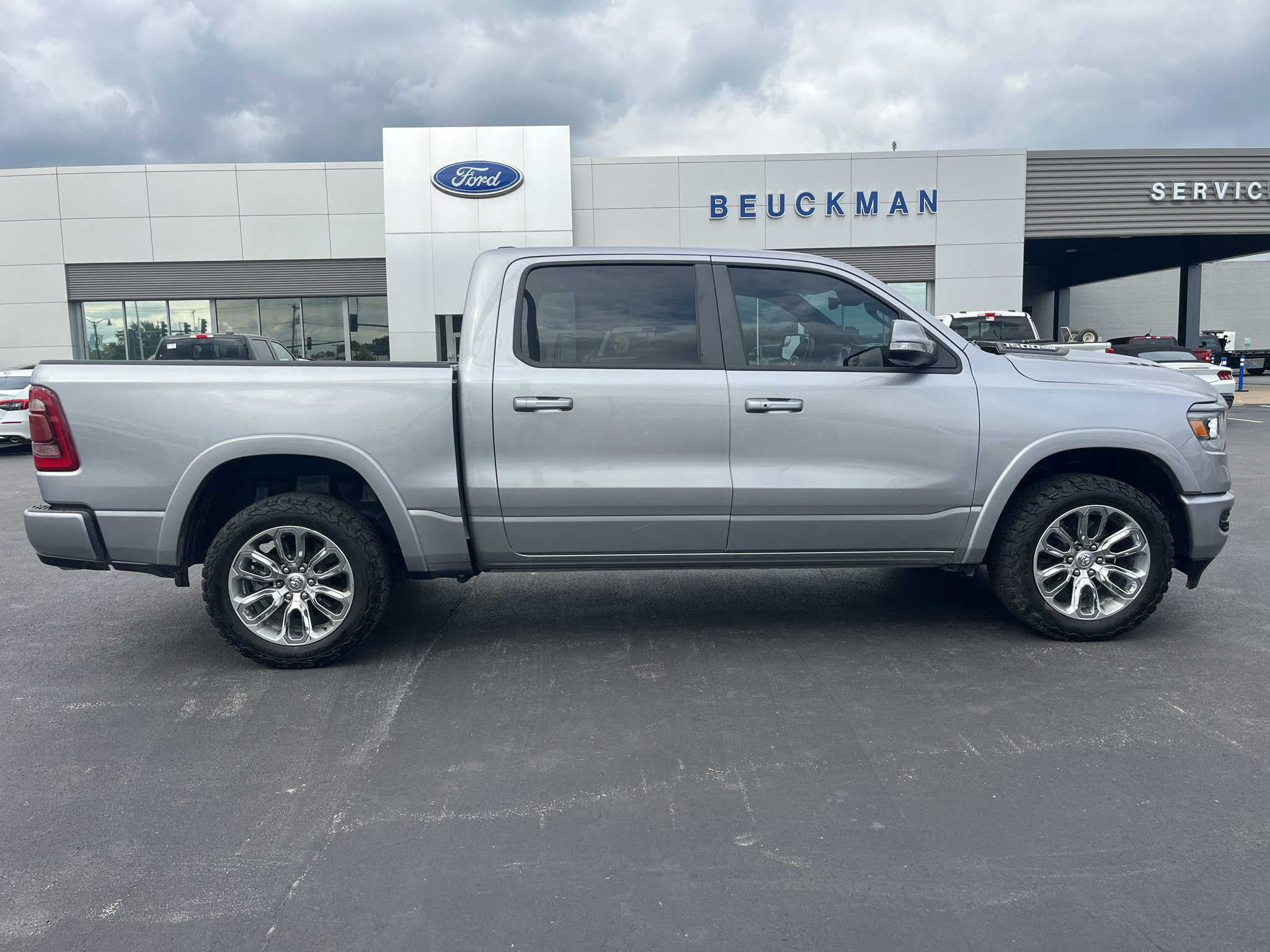 Used 2022 RAM 1500 Laramie w/ Sport Appearance Package AWD/4WD image 9