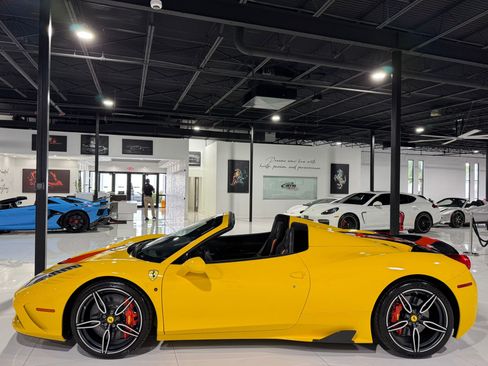 Used 2015 Ferrari 458 Speciale A image 12
