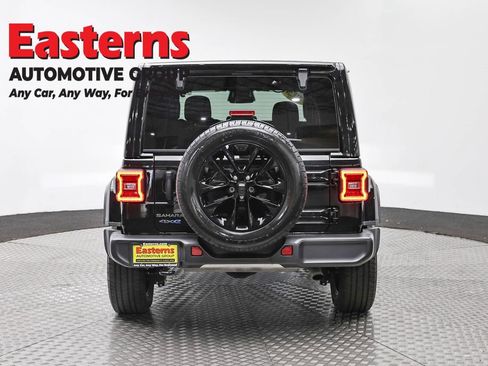 Used 2025 Jeep Wrangler Unlimited Sahara AWD/4WD image 6