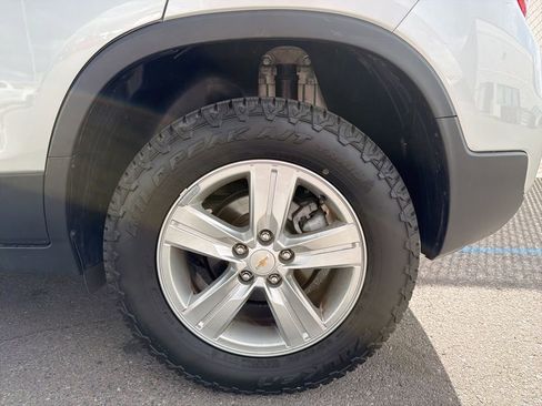 Used 2022 Chevrolet Trax LT w/ Driver Confidence Package image 27