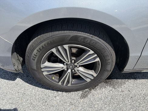 Used 2018 Acura MDX SH-AWD image 9