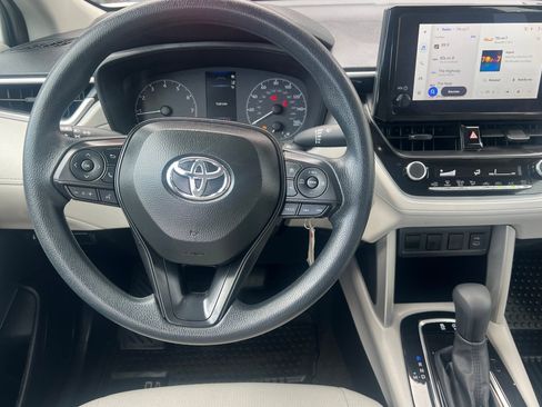 Certified 2024 Toyota Corolla Cross L image 11