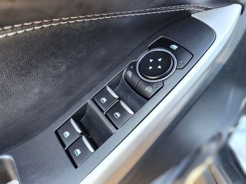 Used 2022 Ford Explorer XLT w/ Equipment Group 202A image 19