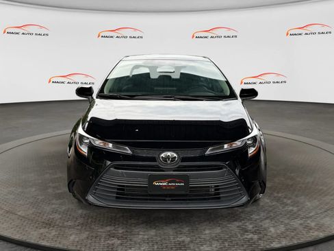 Used 2024 Toyota Corolla LE FWD image 3