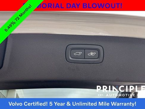 Certified 2025 Volvo XC90 B6 Plus AWD/4WD image 16