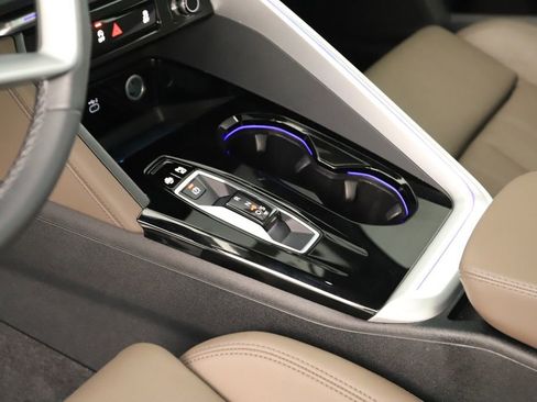 Certified 2025 Audi Q5 Prestige image 17