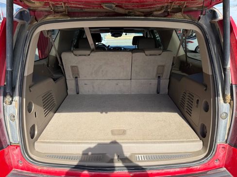 Used 2015 Chevrolet Suburban LT image 8