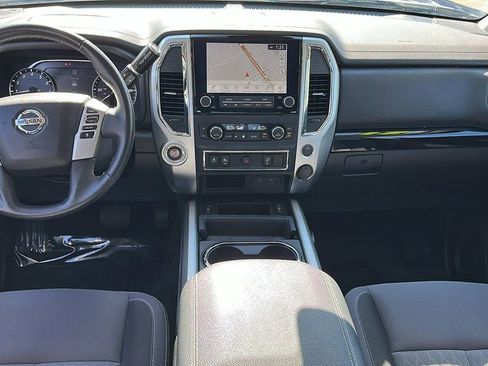 Used 2021 Nissan Titan SV w/ SV Convenience Package image 14
