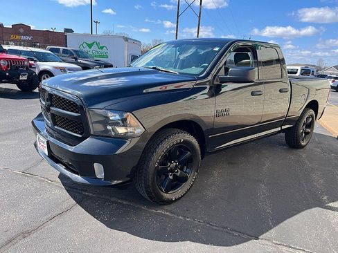 Used 2018 RAM 1500 Express w/ Express Value Package AWD/4WD image 4