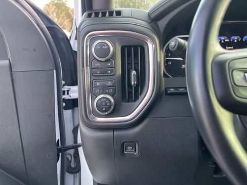 Used 2025 GMC Sierra 2500 Denali Ultimate image 18