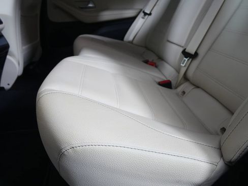Used 2025 Mercedes-Benz GLE 450 4MATIC image 13