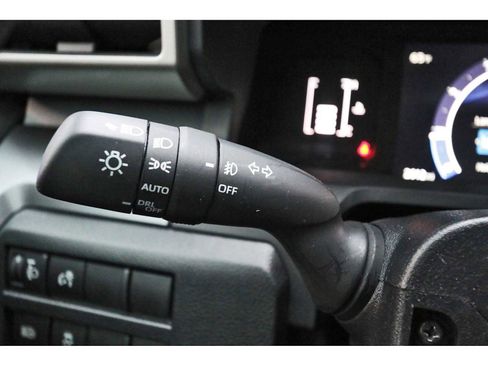 Used 2025 Toyota Tacoma SR5 image 17