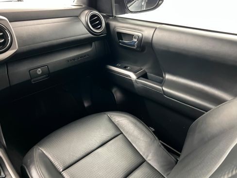 Certified 2021 Toyota Tacoma Limited image 11