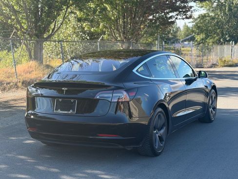 Used 2018 Tesla Model 3 RWD image 6