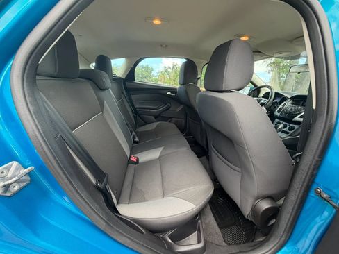 Used 2014 Ford Focus SE w/ SE Winter Package FWD image 15