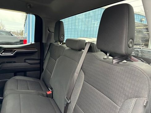 Used 2022 Chevrolet Silverado 1500 LT AWD/4WD image 8