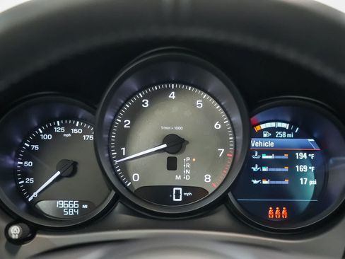 Certified 2023 Porsche Macan S AWD/4WD image 28