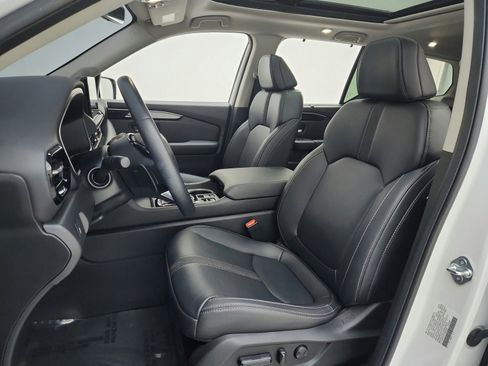 Used 2025 Honda Pilot Touring image 10