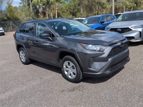 Used 2022 Toyota RAV4 LE image 2