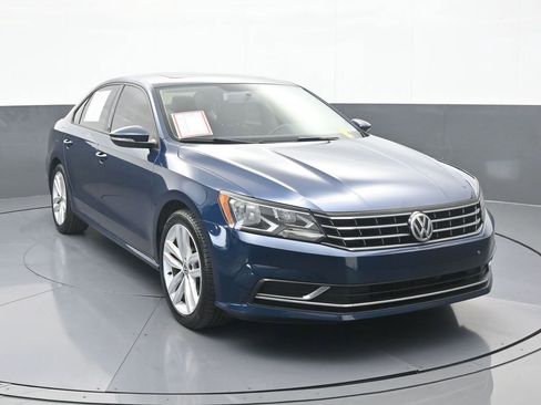 Used 2019 Volkswagen Passat 2.0T Wolfsburg image 9