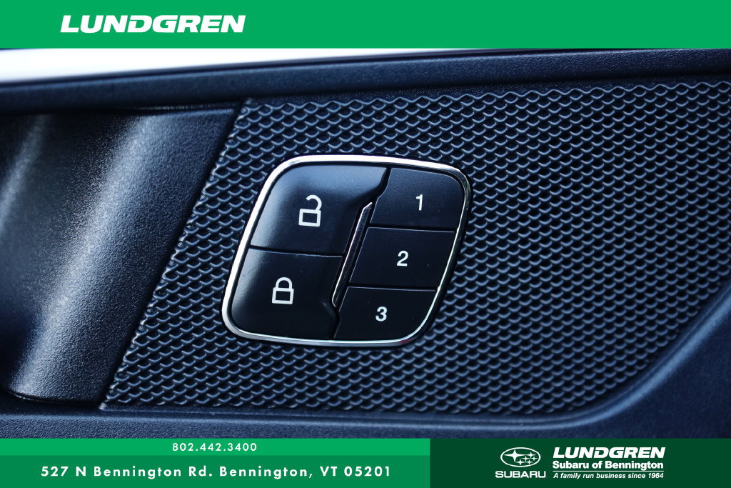 Used 2018 Ford Edge Titanium w/ Equipment Group 301A AWD/4WD image 13