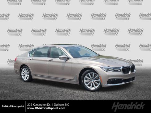 Used 2018 BMW 750i xDrive AWD/4WD image 1