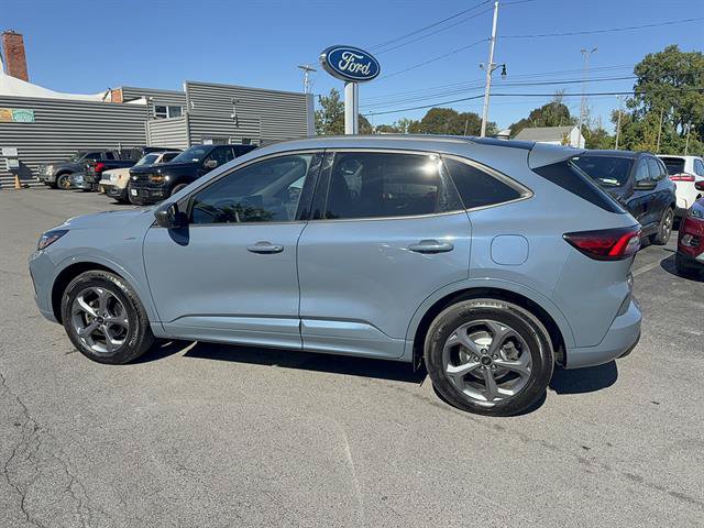 Used 2023 Ford Escape ST-Line w/ Tech Pack #1 AWD/4WD image 4