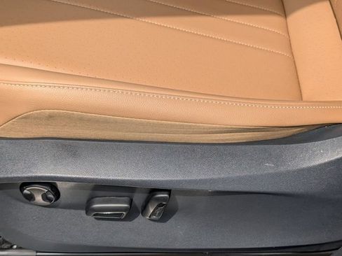 Used 2022 Volkswagen Tiguan SE R-Line AWD/4WD image 11