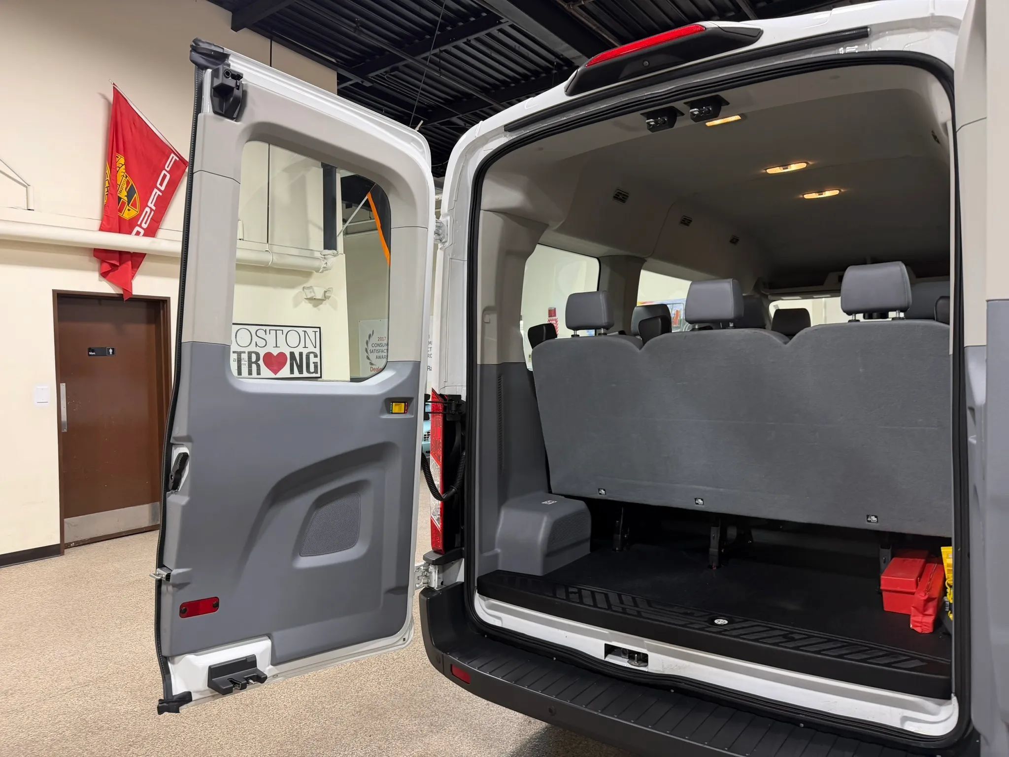 Used 2018 Ford Transit 150 XL RWD image 24