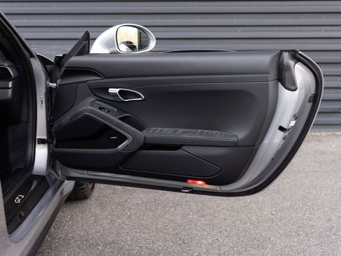 Certified 2018 Porsche 911 GT3 image 28