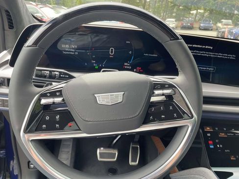 New 2026 Cadillac Vistiq Premium Luxury image 23