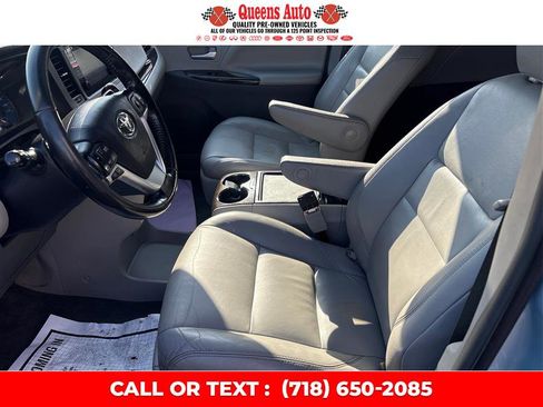 Used 2017 Toyota Sienna XLE image 10
