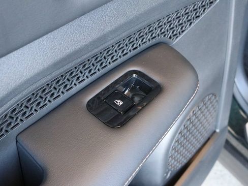 Used 2024 Nissan Ariya AWD image 31