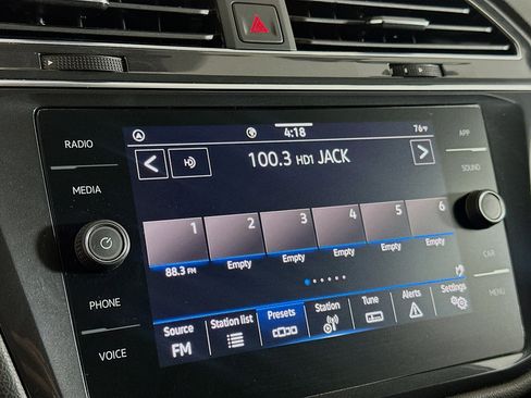 Used 2023 Volkswagen Tiguan SE image 19