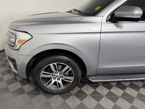 Used 2022 Ford Expedition XLT image 14
