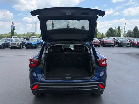 Used 2024 Chevrolet Trax LS w/ LS Convenience Package FWD image 16