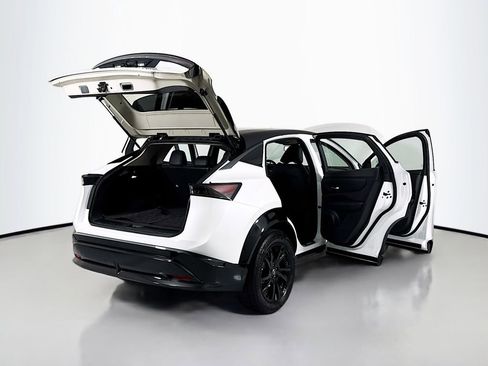 Used 2024 Nissan Ariya AWD image 18