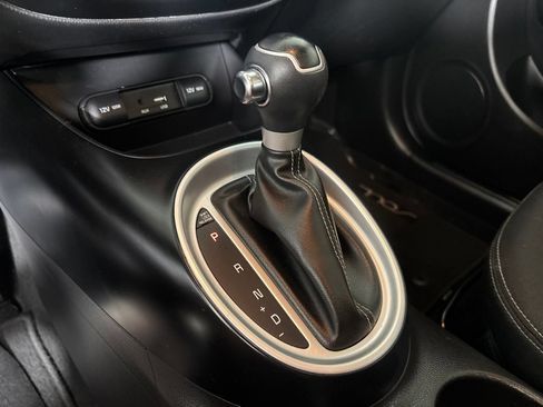 Used 2018 Kia Soul + FWD image 19