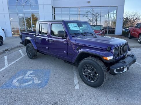 New 2026 Jeep Gladiator Sport image 41