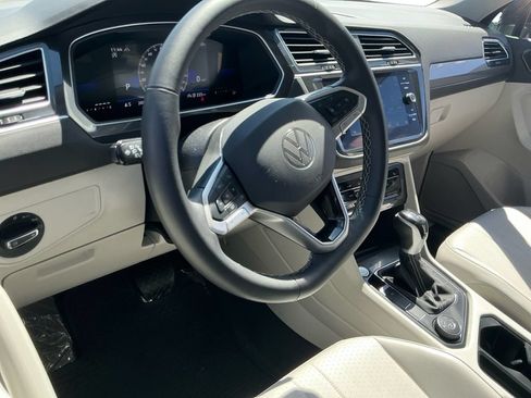 Used 2024 Volkswagen Tiguan SE AWD/4WD image 23