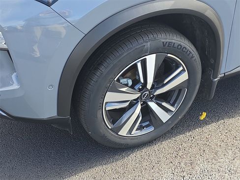 Used 2023 Nissan Rogue SL w/ SL Premium Package image 15