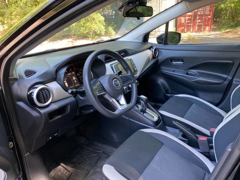 Used 2020 Nissan Versa SV FWD image 27