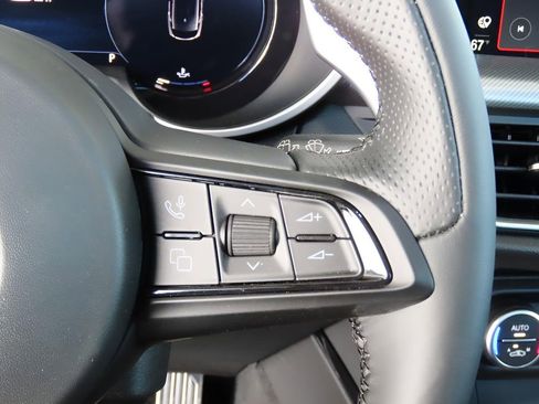 New 2025 Alfa Romeo Stelvio Sprint image 31